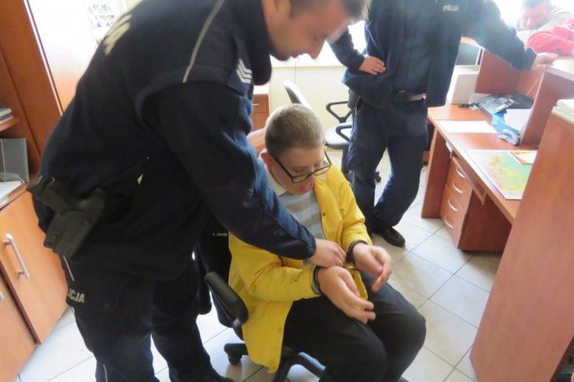 Wizyta na Posterunku Policji w Przybiernowie 