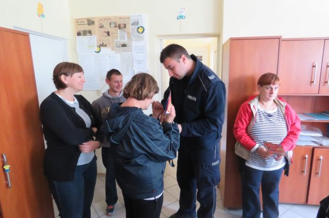 Wizyta na Posterunku Policji w Przybiernowie 