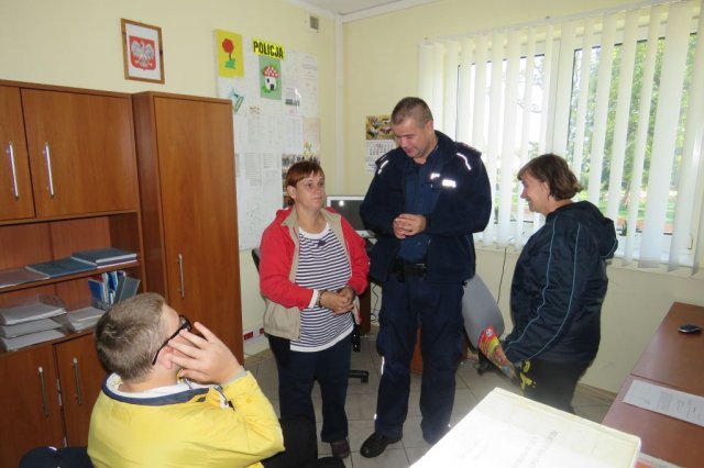 Wizyta na Posterunku Policji w Przybiernowie 